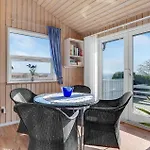 Σπίτι διακοπών In With House Sea View Rønde